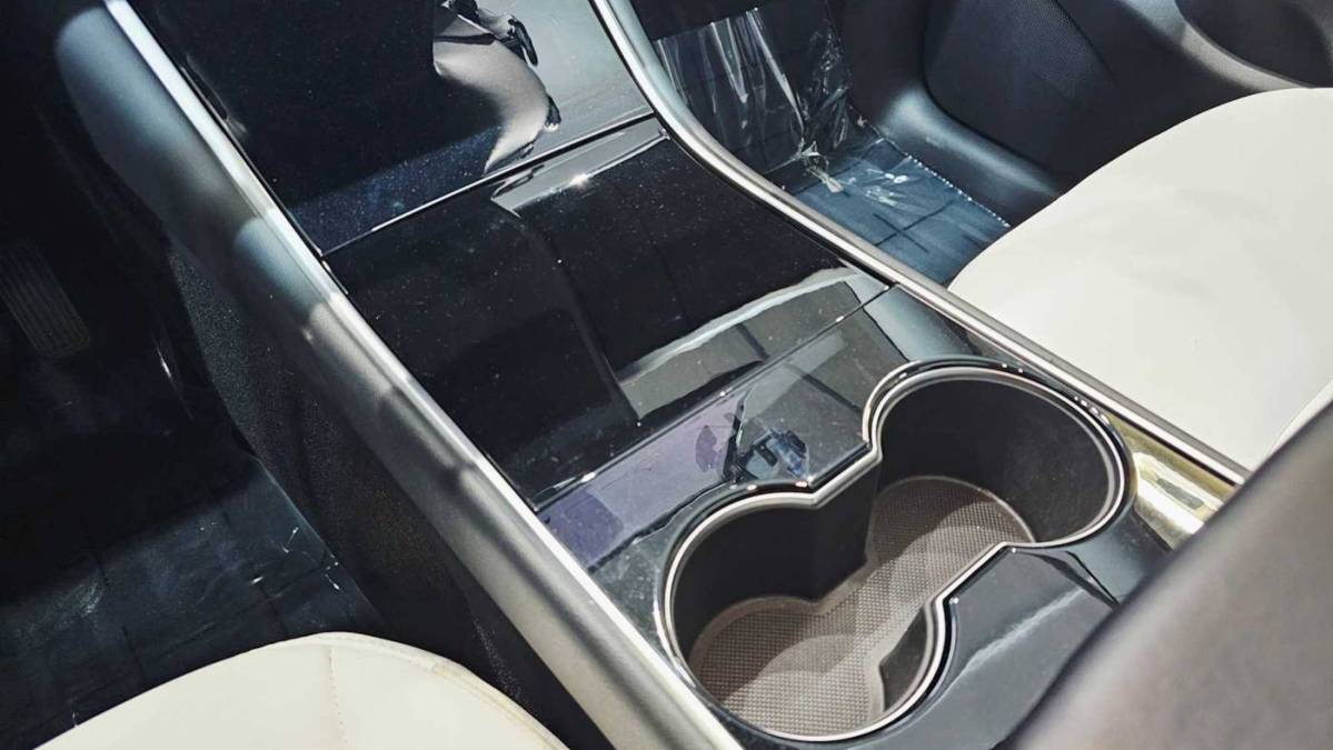 2021 Tesla Model Y - Images - 18