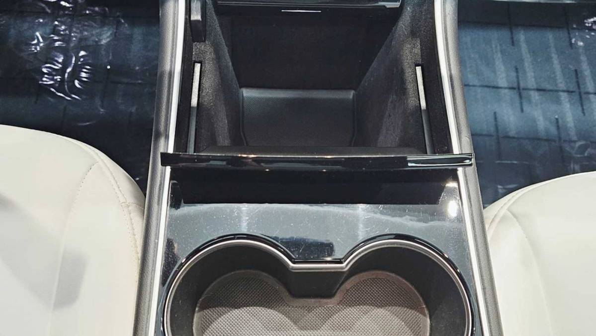 2021 Tesla Model Y - Images - 19