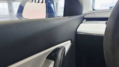 2021 Tesla Model Y - Images - 23