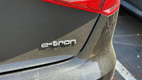 2017 Audi A3 Sportback e-tron - Images - 7