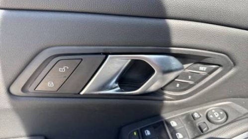 2024 BMW 3 Series - Images - 17
