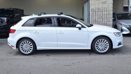 2017 Audi A3 Sportback e-tron - Images - 4
