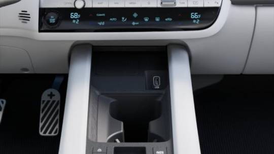 2025 Hyundai IONIQ 6 KMHM54AA8SA093814