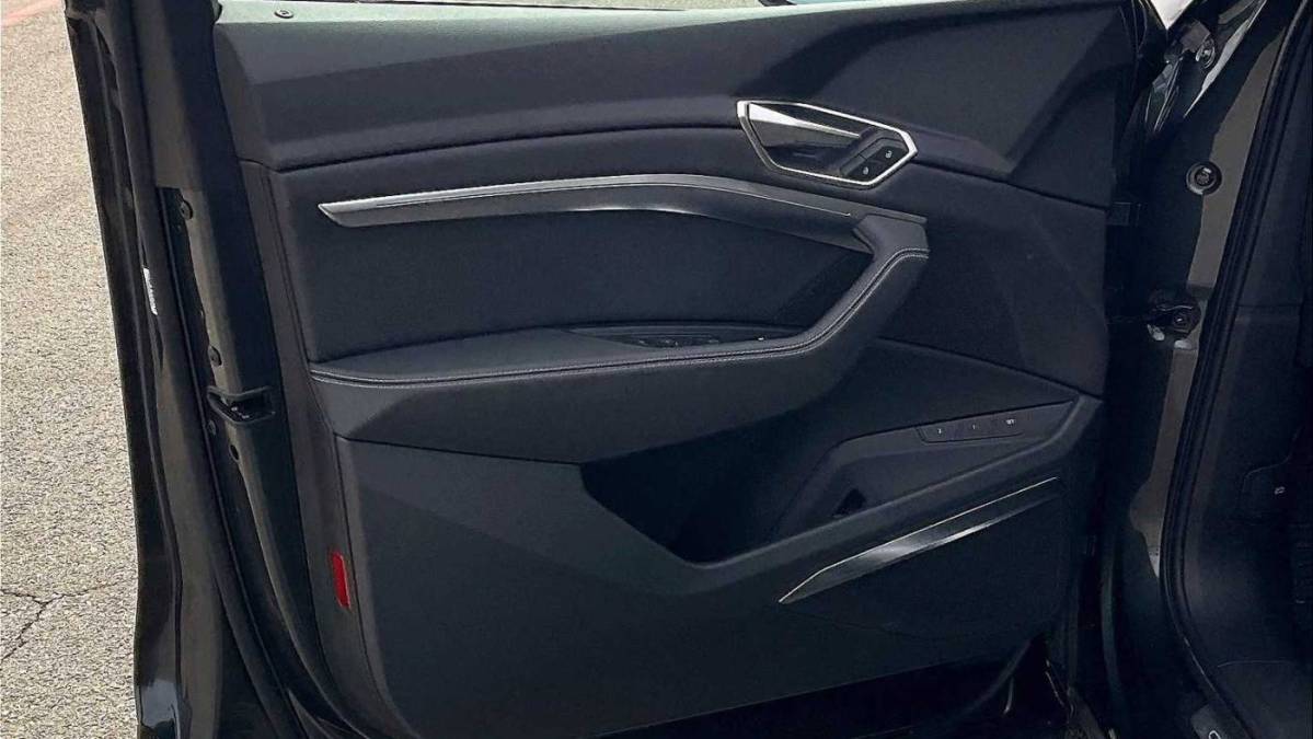 2024 Audi Q8 e-tron - Images - 17