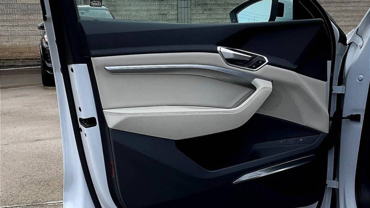 2024 Audi Q8 e-tron - Images - 17
