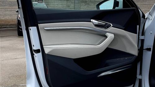 2024 Audi Q8 e-tron - Images - 17
