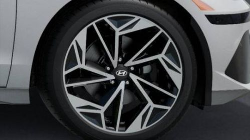 2025 Hyundai IONIQ 6 KMHM54AA8SA093814