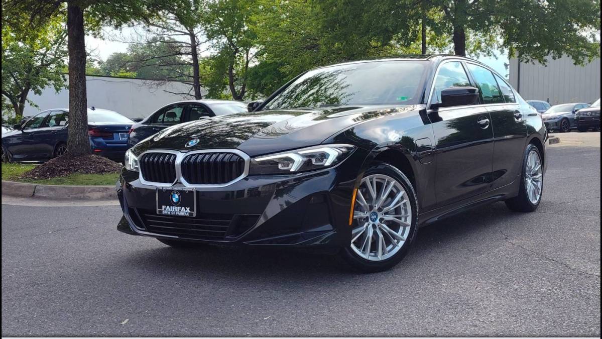 2024 BMW 3 Series - Images - 1