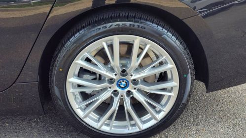 2024 BMW 3 Series - Images - 12