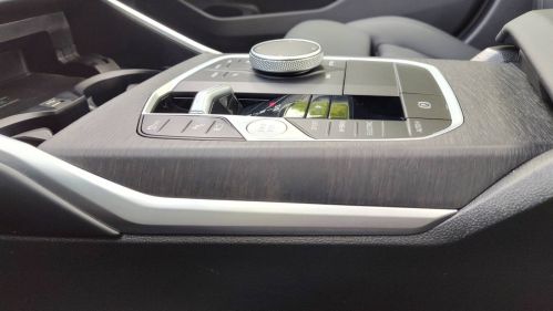 2024 BMW 3 Series - Images - 25