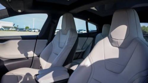 2016 Tesla Model S - Images - 10