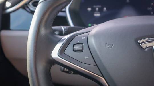 2016 Tesla Model S - Images - 12