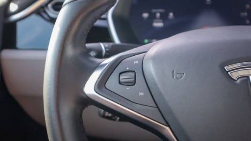 2016 Tesla Model S - Images - 12