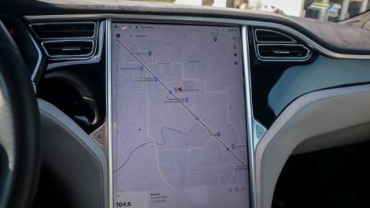 2016 Tesla Model S - Images - 15