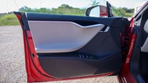 2016 Tesla Model S - Images - 18