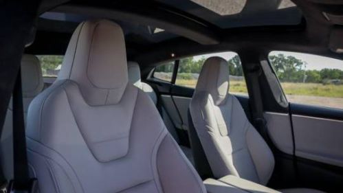 2016 Tesla Model S - Images - 21