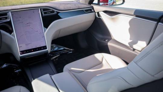 2016 Tesla Model S - Images - 23