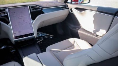 2016 Tesla Model S - Images - 23