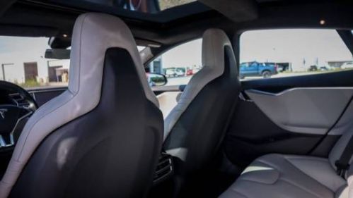 2016 Tesla Model S - Images - 25