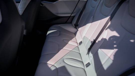 2016 Tesla Model S - Images - 26
