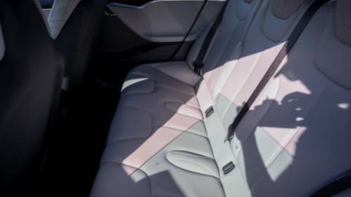 2016 Tesla Model S - Images - 26