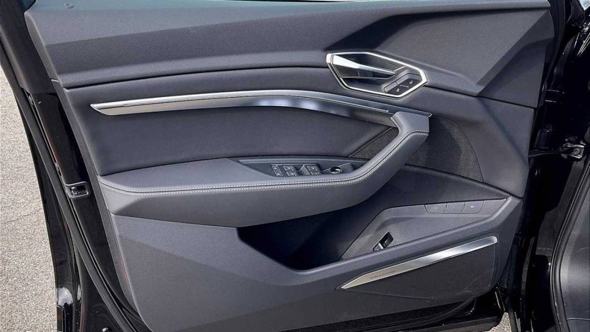 2024 Audi Q8 e-tron - Images - 17