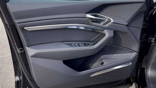 2024 Audi Q8 e-tron - Images - 17