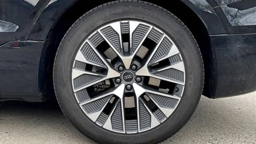 2024 Audi Q8 e-tron - Images - 8