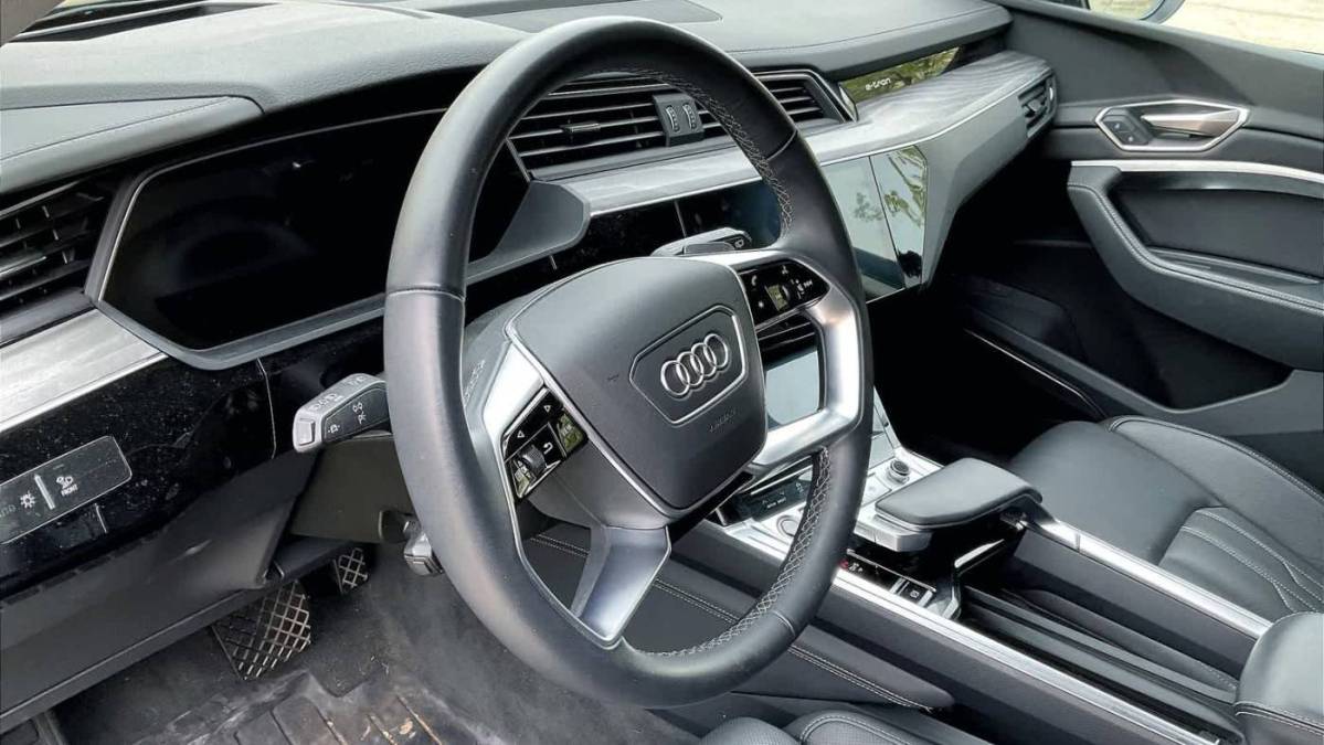 2024 Audi Q8 e-tron - Images - 12