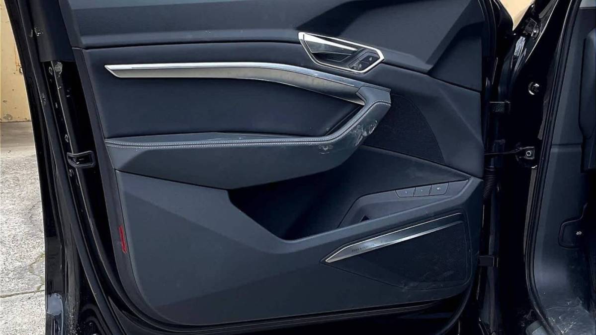 2024 Audi Q8 e-tron - Images - 17