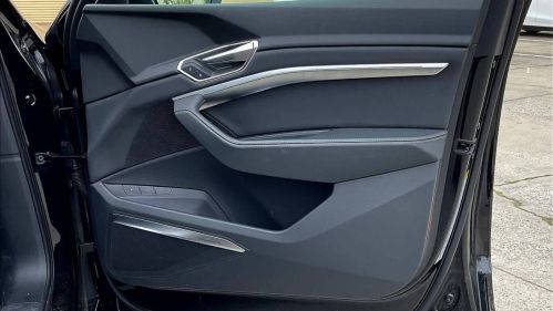 2024 Audi Q8 e-tron - Images - 18