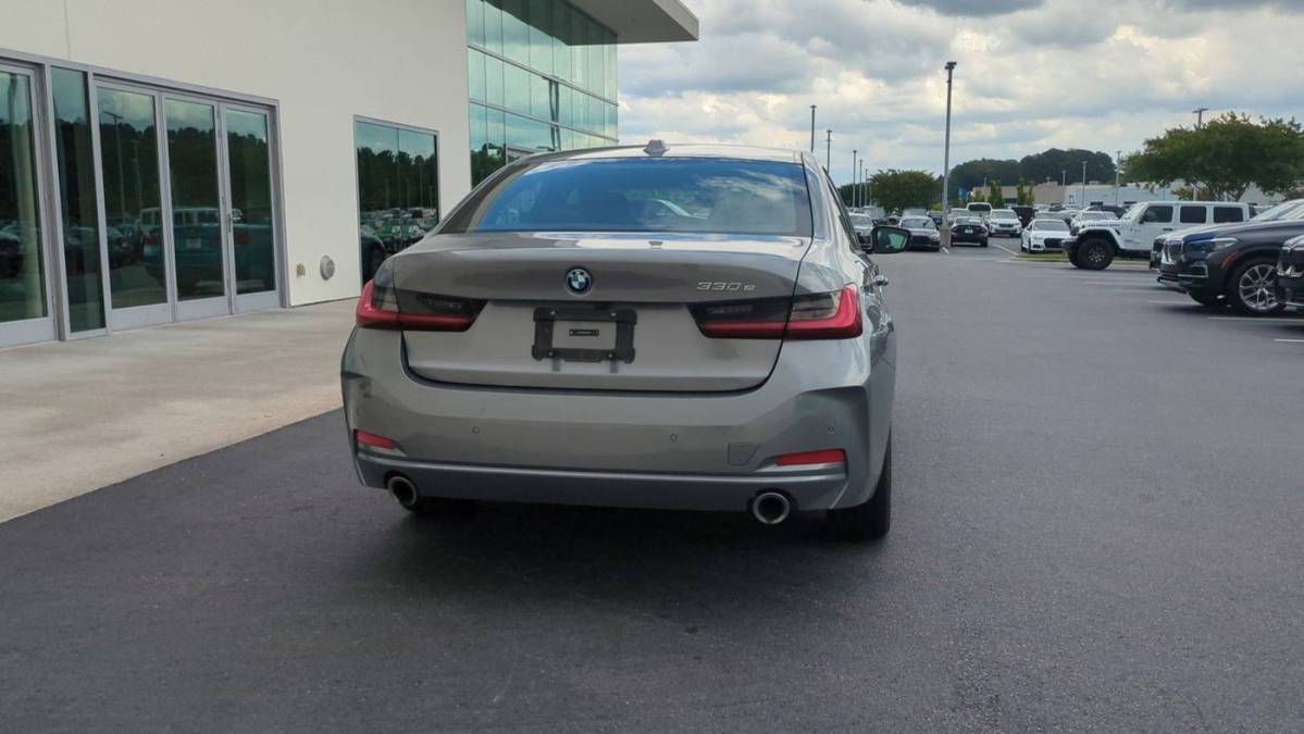 2024 BMW 3 Series - Images - 8