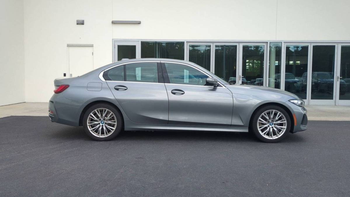 2024 BMW 3 Series - Images - 10