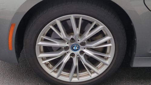 2024 BMW 3 Series - Images - 12
