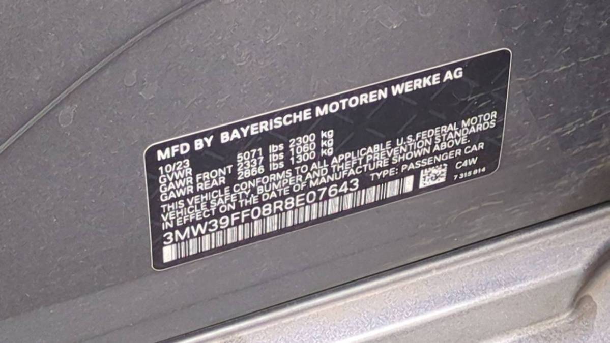 2024 BMW 3 Series - Images - 32