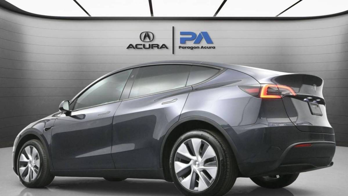 2024 Tesla Model Y - Images - 11