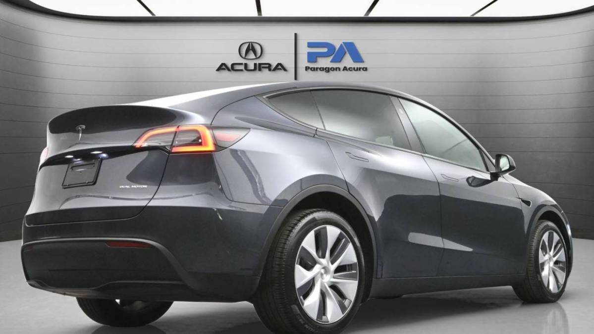2024 Tesla Model Y - Images - 12