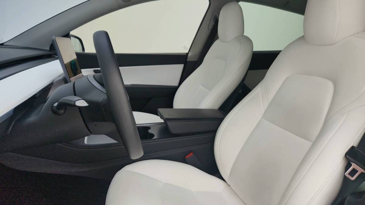 2022 Tesla Model Y - Images - 15