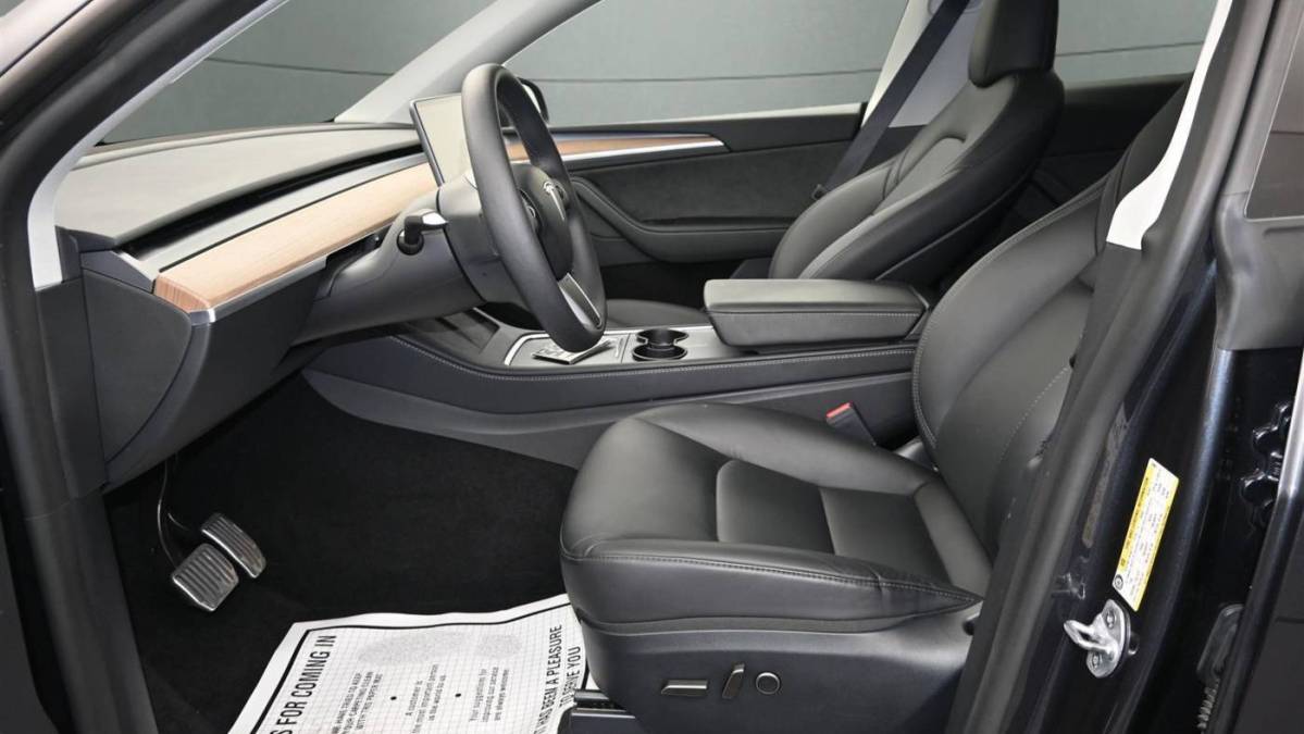 2024 Tesla Model Y - Images - 23