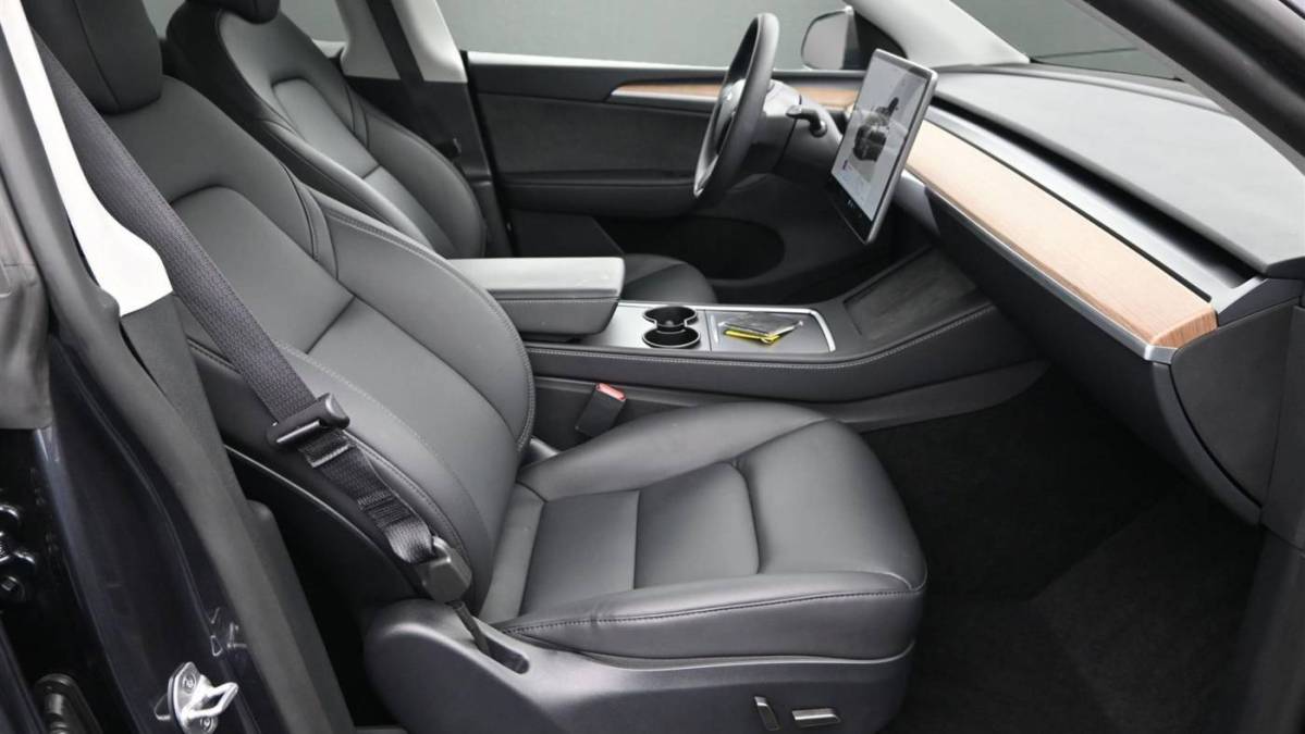 2024 Tesla Model Y - Images - 27