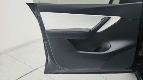 2022 Tesla Model Y - Images - 23