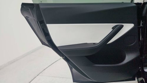 2022 Tesla Model Y - Images - 25