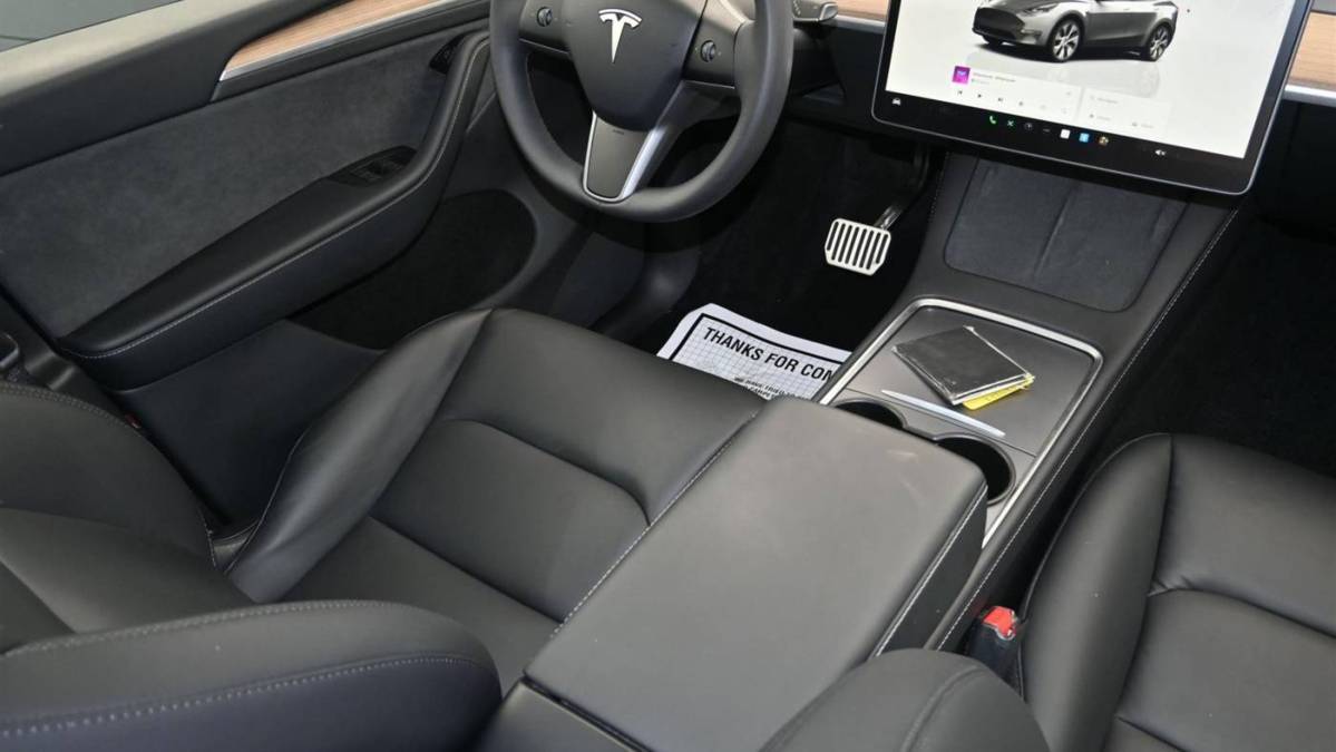 2024 Tesla Model Y - Images - 31