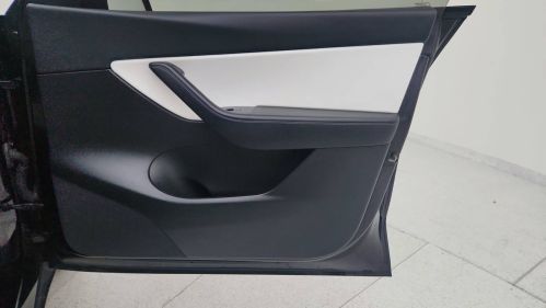 2022 Tesla Model Y - Images - 28