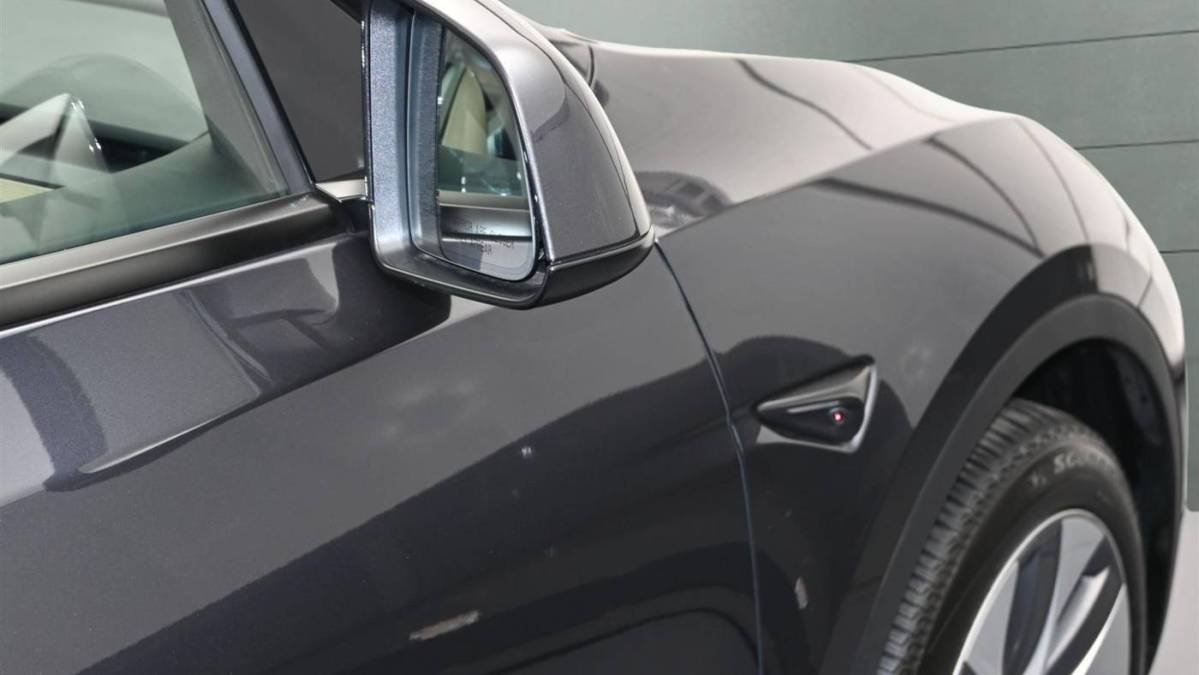2024 Tesla Model Y - Images - 37