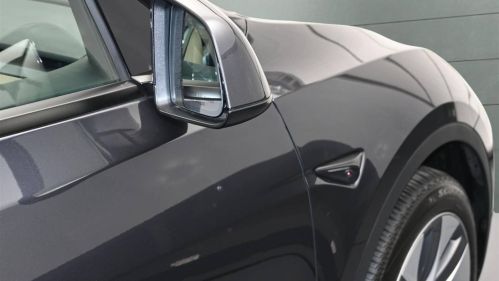 2024 Tesla Model Y - Images - 37