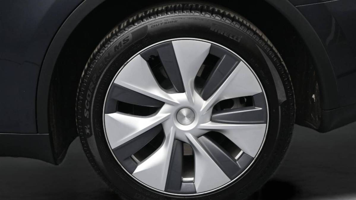 2024 Tesla Model Y - Images - 39