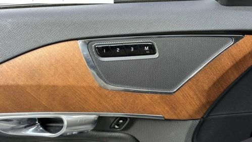 2022 Volvo XC90 - Images - 12