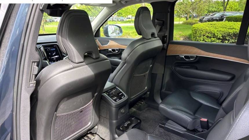 2022 Volvo XC90 - Images - 27