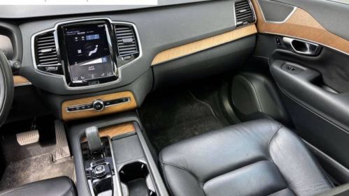2022 Volvo XC90 - Images - 31